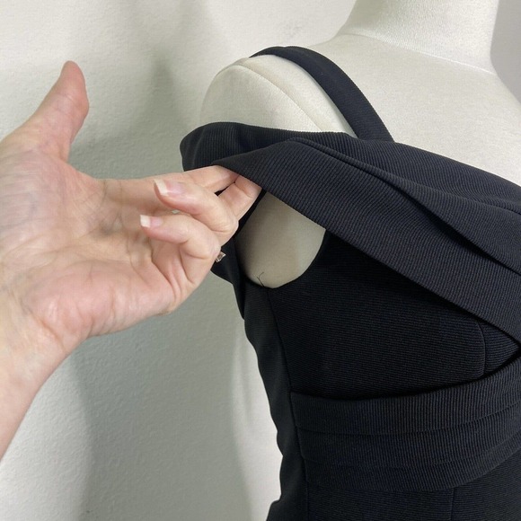 Badgley Mischka Off the Shoulder Criss Cross Chest Black Dress NWT 8 - Picture 3 of 13